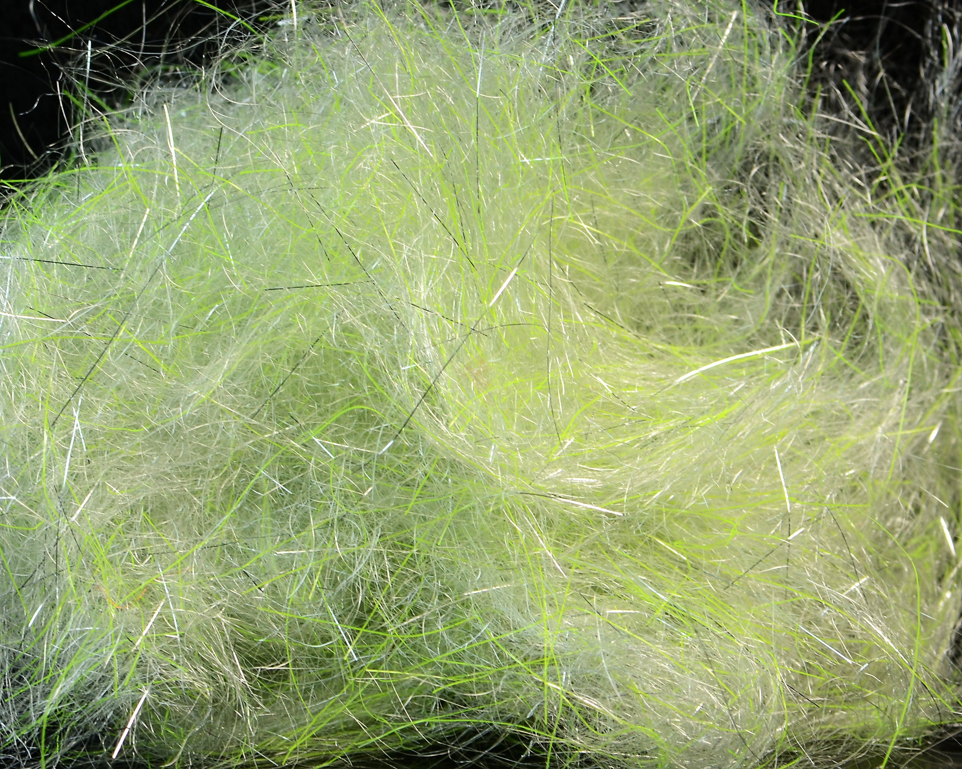's Uv Simi Seal Dubbing   Chartreuse Steel fra Spawn